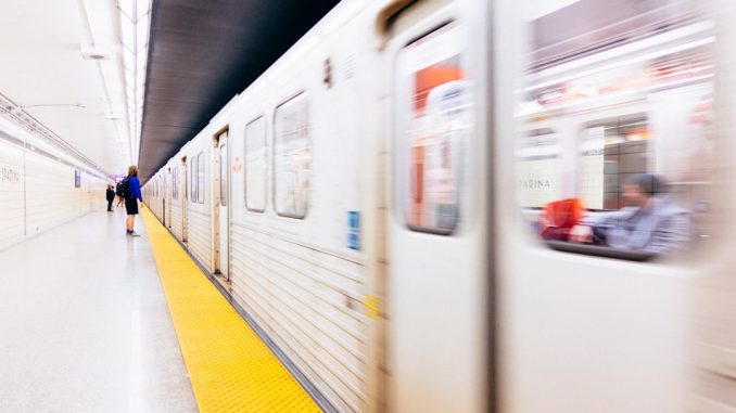 Tips för att minimera väntetiden vid flyttfordonet på flyttdagen illustration