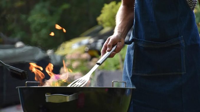 Så väljer du rätt kolgrill för sommarens grillfest illustration